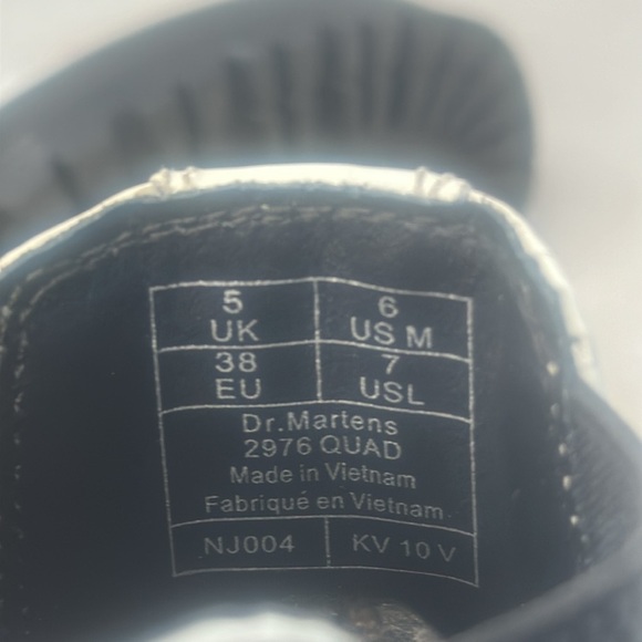 2976 Platform Chelsea Boot from Dr.Martens - Picture 9 of 11